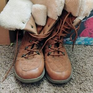 St. John's Bay Tan Quilted Winter Boots